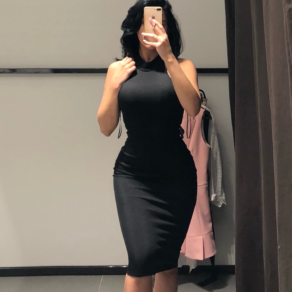 Turtleneck sleeveless black midi dress